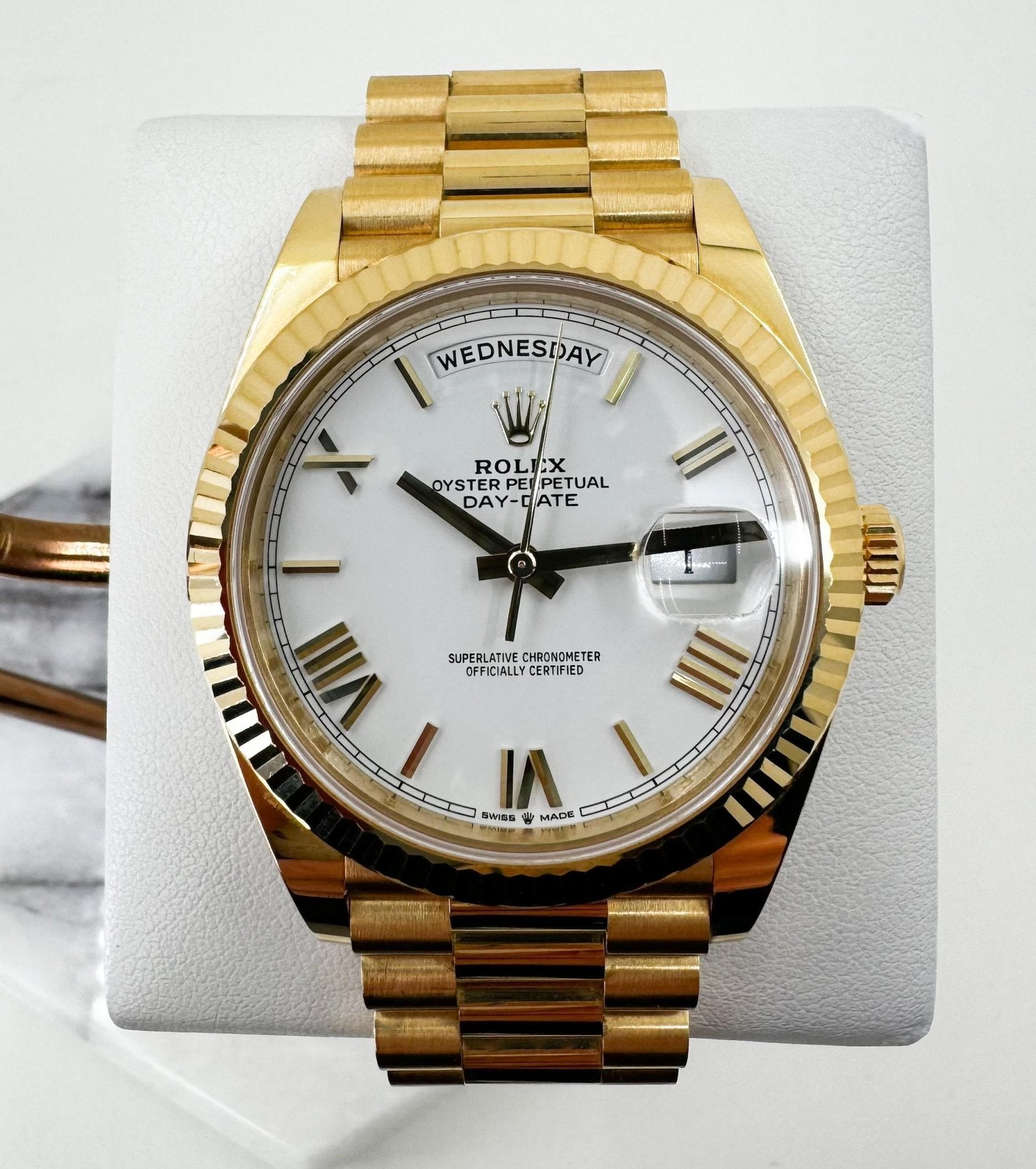 rolex-day-date-40-yellow-gold-white-roman-dial-fluted-bezel-president-bracelet-228238-225219.jpg Rolex Day-Date 40 Yellow Gold White Roman Dial & Fluted Bezel President Bracelet 228238 - - 图片 1